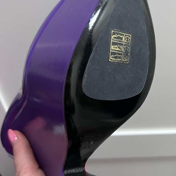 Authentic Versace Tempest leather platform pumps - Picture 3 of 6